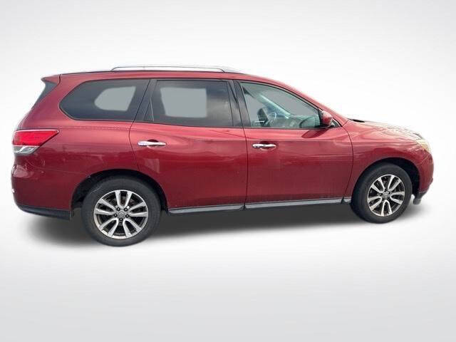 2016 Nissan Pathfinder SV