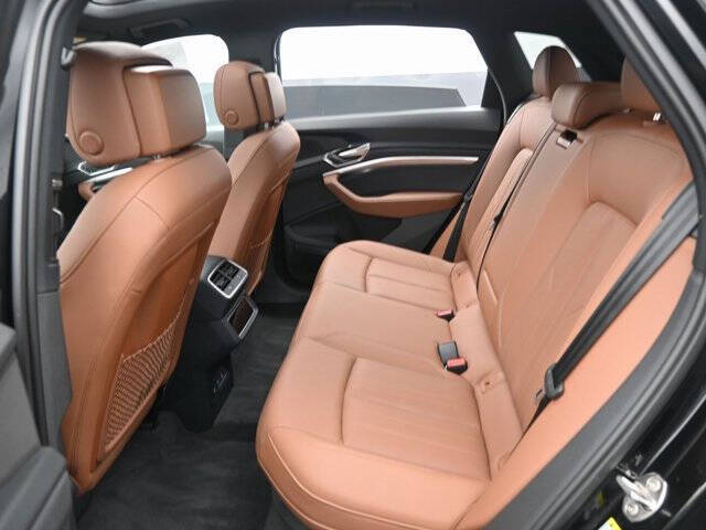 2024 Audi Q8 e-tron quattro Premium Plus