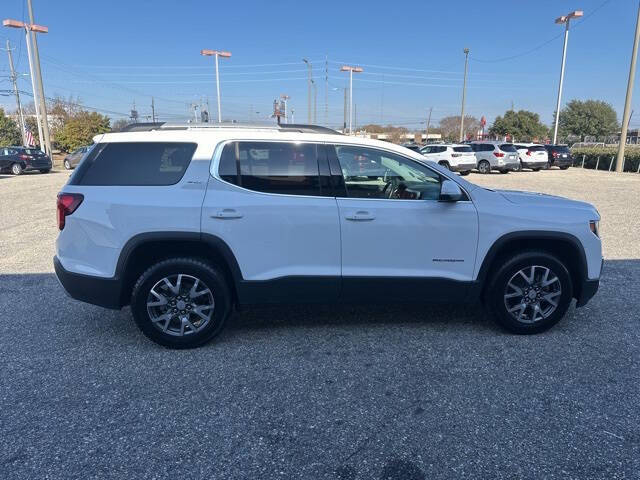 2023 GMC Acadia SLT