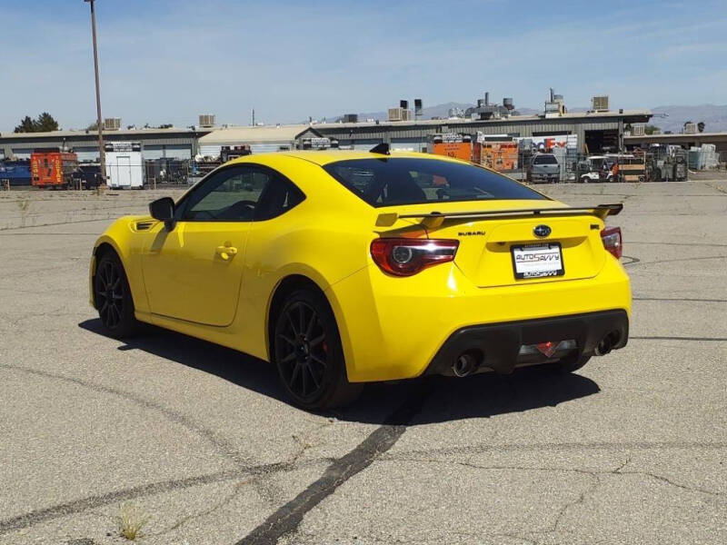 2017 Subaru BRZ Series.Yellow