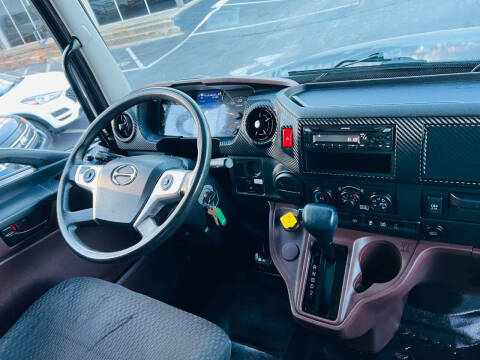 2021 Hino L6
