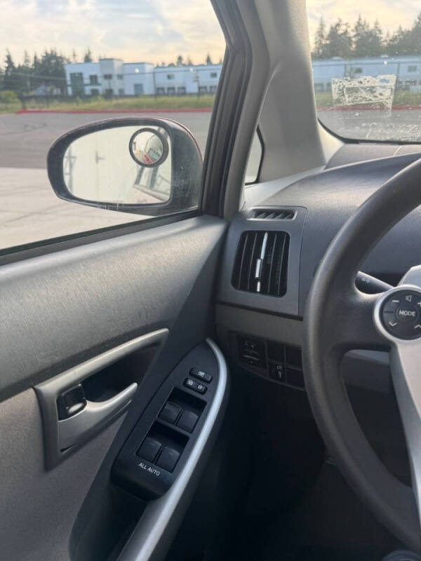 2010 Toyota Prius V