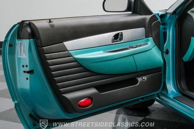 2002 Ford Thunderbird Deluxe