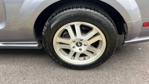 2006 Ford Mustang GT Deluxe