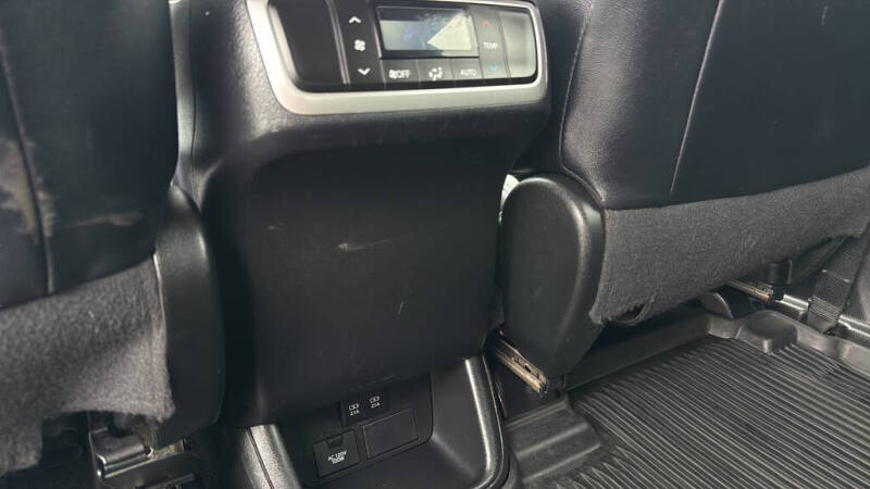 2017 Toyota Highlander SE