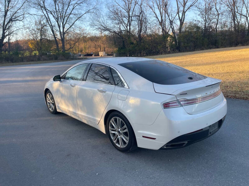 2015 Lincoln MKZ Base photo 10