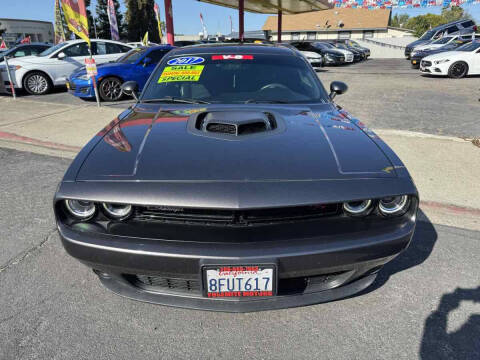 2017 Dodge Challenger R/T Plus Shaker