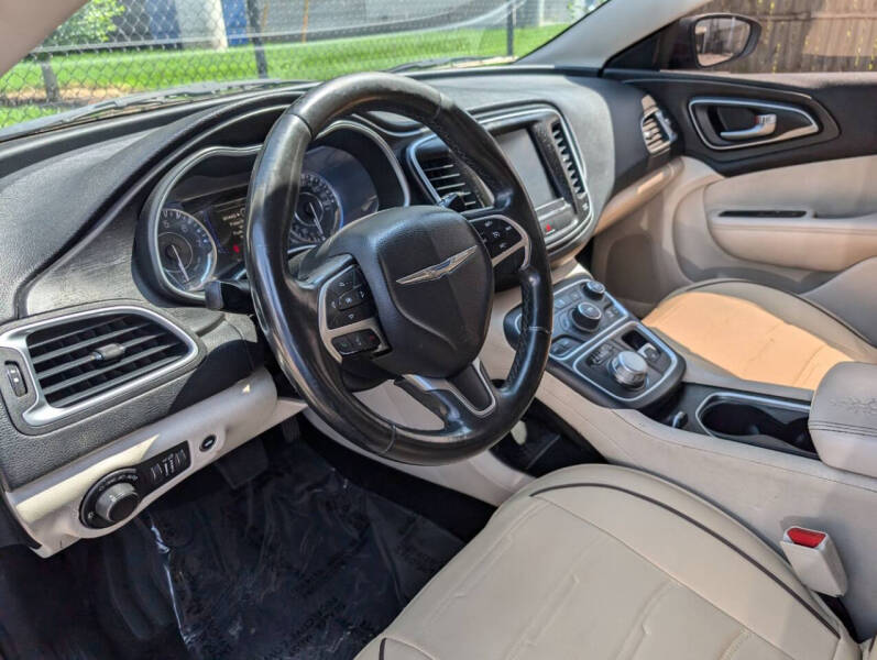 2015 Chrysler 200 Limited