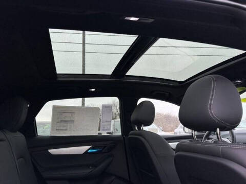 2025 VinFast VF8 Plus