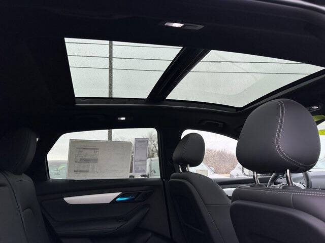 2025 VinFast VF8 Plus