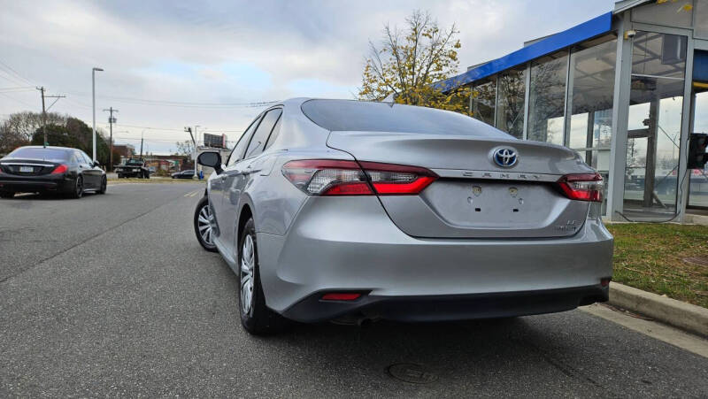 2021 Toyota Camry Hybrid LE