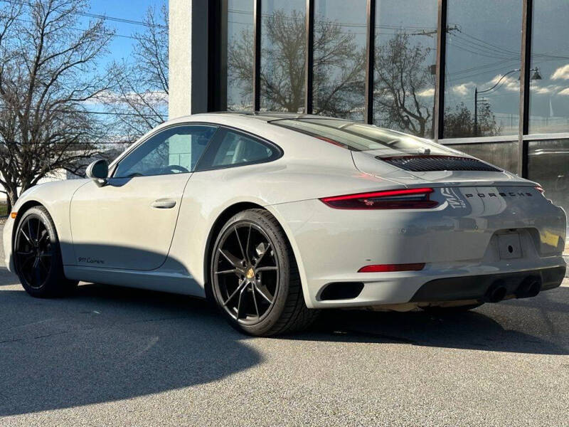 2018 Porsche 911 Carrera