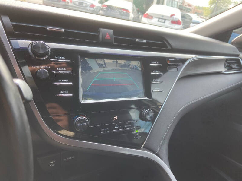 2018 Toyota Camry SE