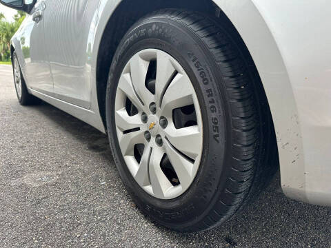 2013 Chevrolet Cruze LS Auto