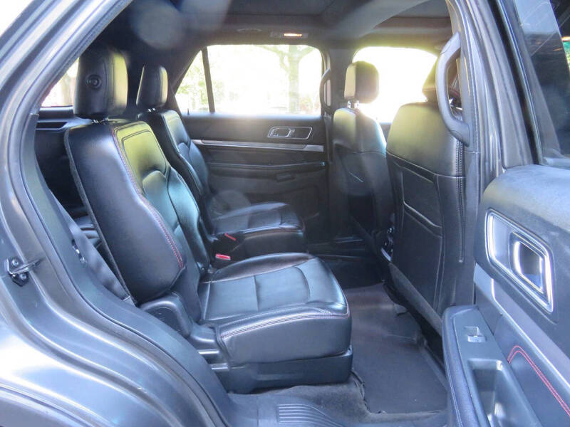 2017 Ford Explorer Sport