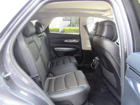 2023 Genesis GV70 2.5T Standard