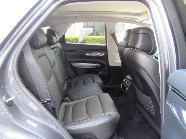 2023 Genesis GV70 2.5T Standard