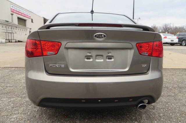 2011 Kia Forte SX photo 23