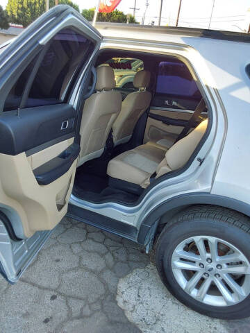 2017 Ford Explorer