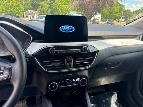 2020 Ford Escape SE