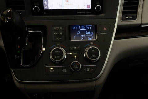 2020 Toyota Sienna XLE Premium 8-Passenger