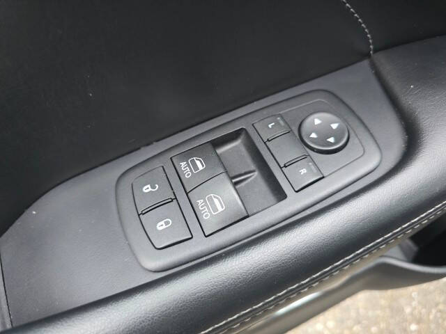 2015 Dodge Challenger R/T Plus