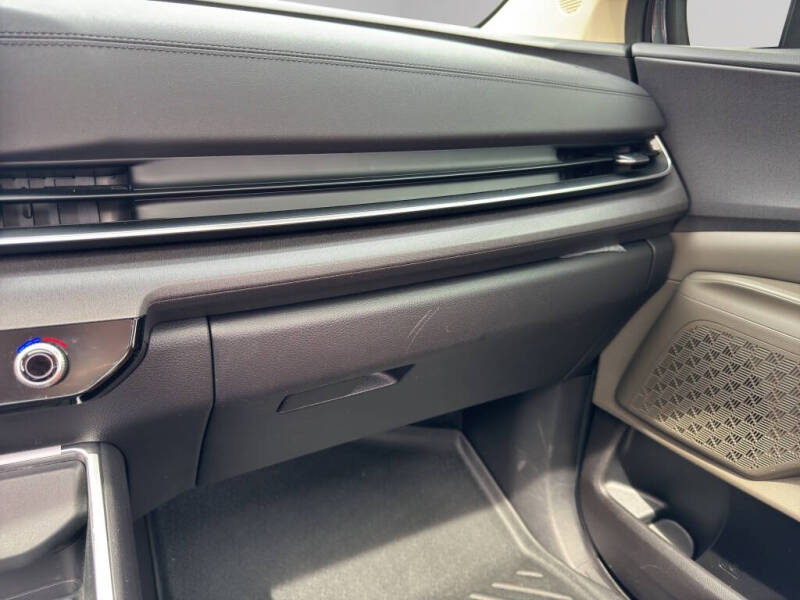2025 Kia Carnival SX
