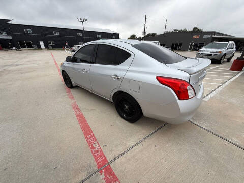 2014 Nissan Versa 1.6 S
