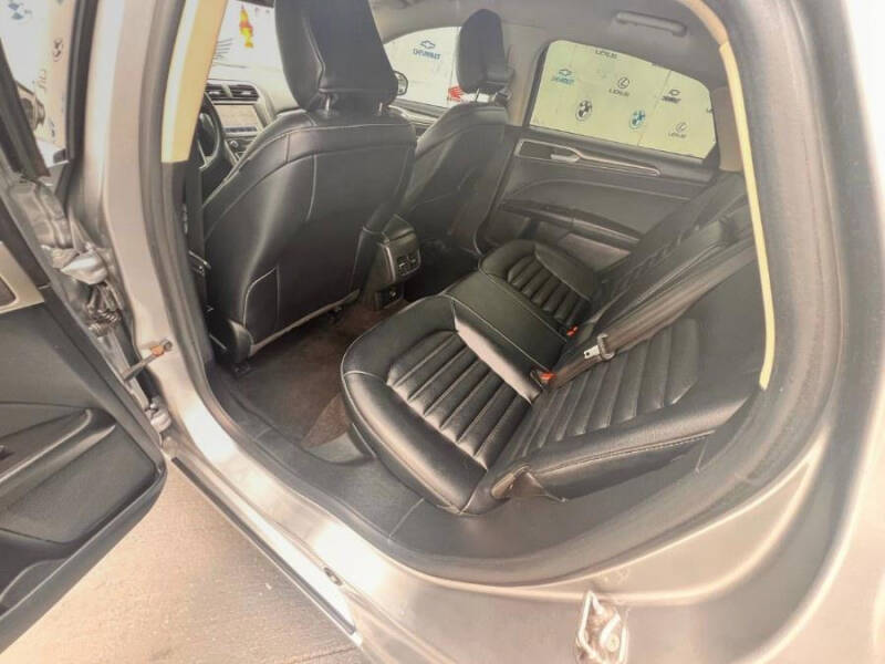 2020 Ford Fusion SEL