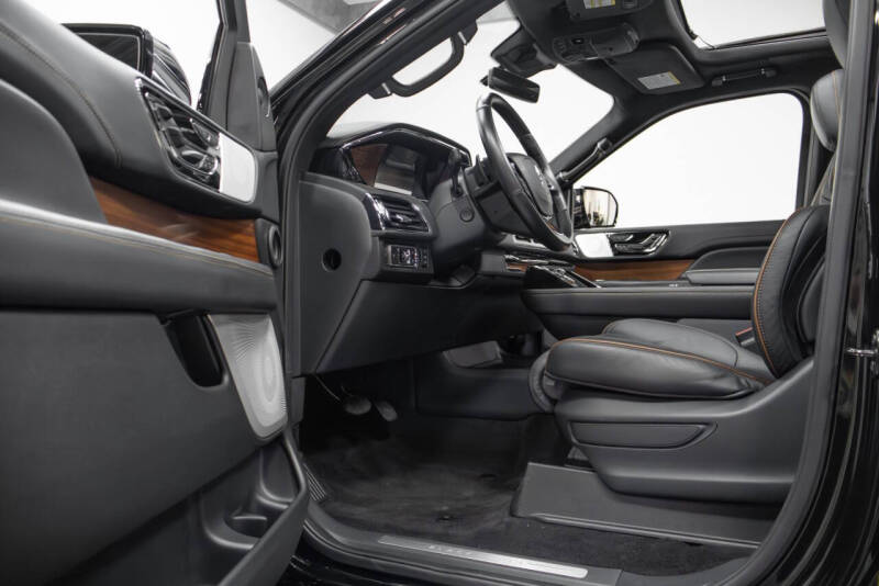 2022 Lincoln Navigator Black Label
