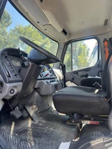 2013 Freightliner M2 112