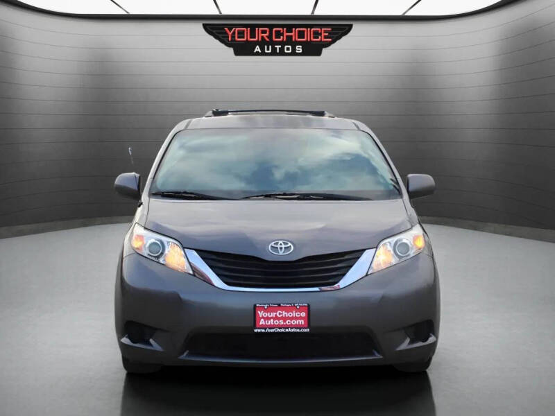 2012 Toyota Sienna LE Mobility 7-Passenger