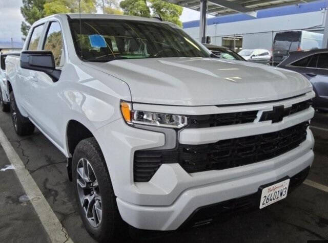 2023 Chevrolet Silverado 1500 RST photo 2