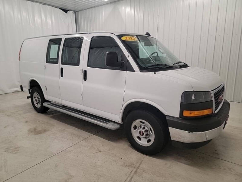 2022 GMC Savana Cargo Work Van photo 3