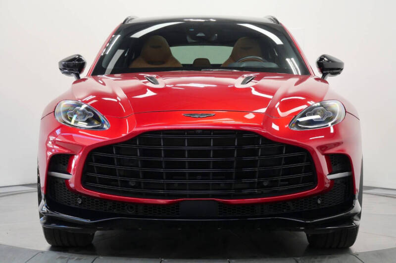 2023 Aston Martin DBX 707