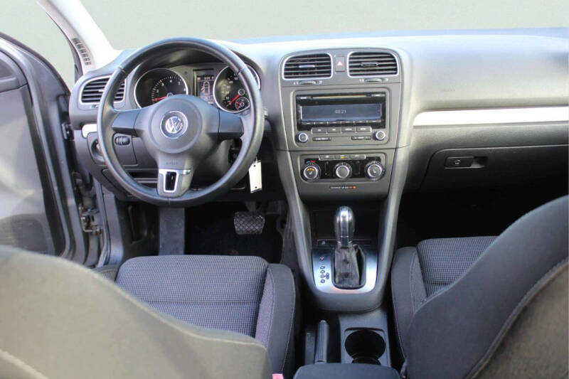 2013 Volkswagen Golf 2.5L PZEV