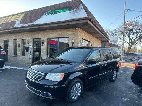 2013 Chrysler Town and Country for sale at Xpress Auto Sales in Roseville MI