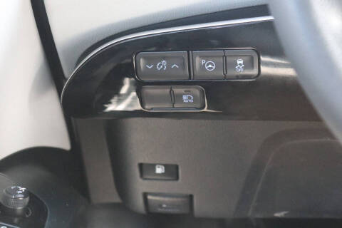 2022 Toyota Prius LE