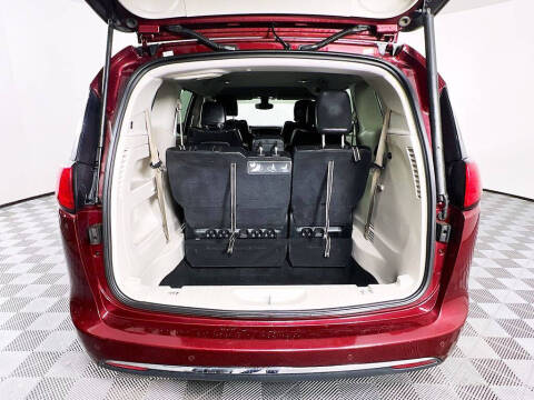 2017 Chrysler Pacifica Touring-L Plus