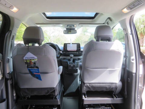 2024 Toyota Sienna XLE 8-Passenger