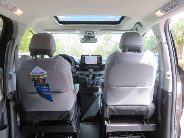 2024 Toyota Sienna XLE 8-Passenger