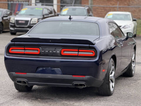 2015 Dodge Challenger SXT Plus