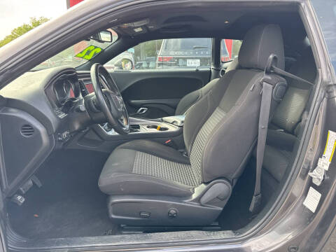 2022 Dodge Challenger SXT