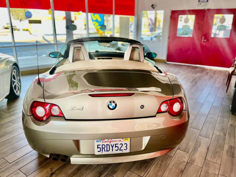 2005 BMW Z4 2.5i