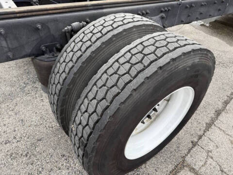 2022 Freightliner M2 106