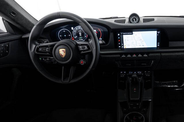 2025 Porsche 911 Carrera 4 GTS