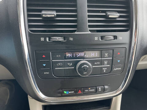 2011 Dodge Grand Caravan Crew