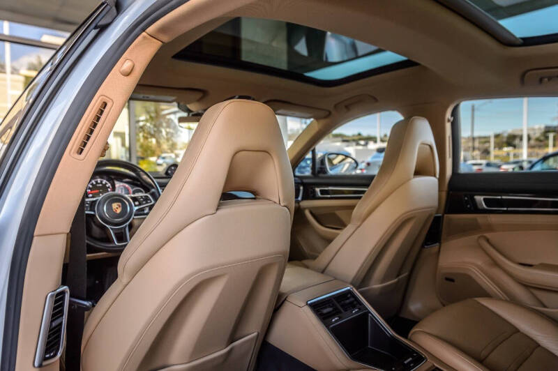 2018 Porsche Panamera