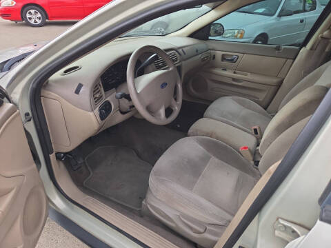 2003 Ford Taurus LX