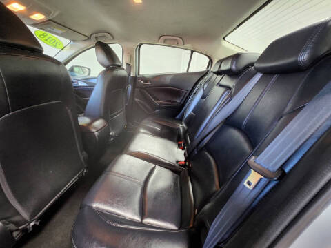 2018 Mazda MAZDA3 Touring